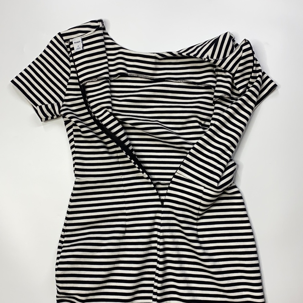 Old Navy Black White Striped Short Sleeve Dress - Picture 8 of 9